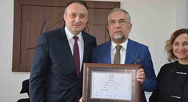 Zile Belediye Şükrü Sargın mazbatasını aldı