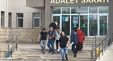 1 kişiyi öldürüp 1 kişiyi yaraladı, mahkemede ise susmayı tercih etti