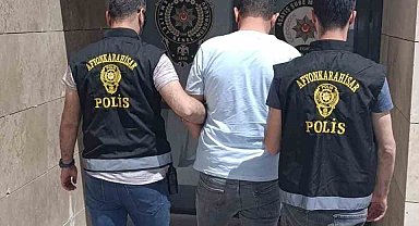 1 yıl 7 ay hapis cezası ile aranan şahsı polis yakaladı