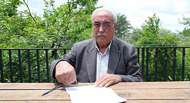 18 başbakan, 7 cumhurbaşkanı, 19 vali değişti o hala muhtar