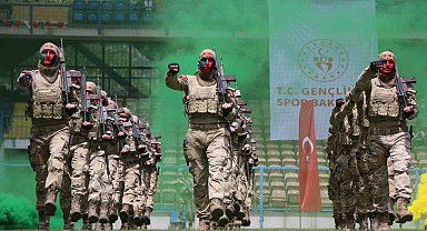 19 Mayıs kutlamalarına komandolar damga vurdu