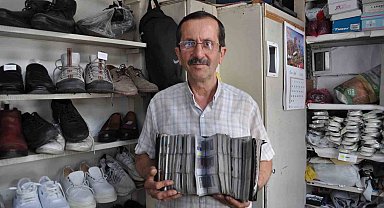 22 senede topladığı 3 bin 500 vesikalık fotoğraf ile kendi başına arşiv oluşturdu