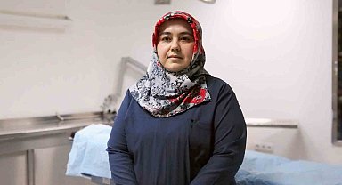 23 yıldır mesleğini aşkla yapıyor: Azmi ile yılın hemşiresi seçildi