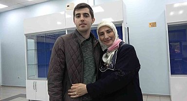 29 yıldır otizmli çocuğuna gözü gibi bakıyor