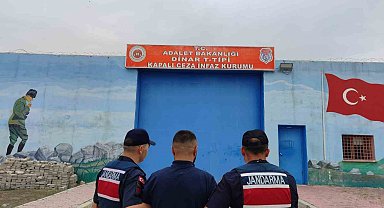 3 yıl 1 ay 15 gün hapis cezası ile aranan şahsı jandarma yakaladı