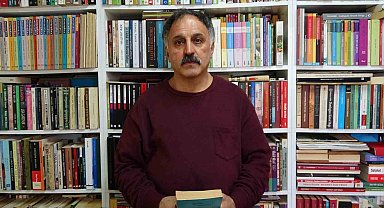 38 yıllık meslek aşkı, baba evini kütüphaneye çevirtti