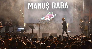'Mabel Matiz ve Manuş Baba' Mersin'de konser verdi