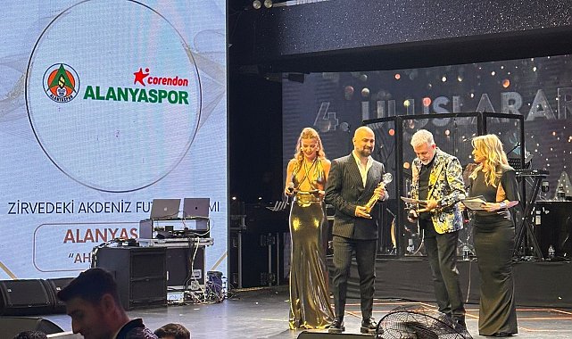 'Zirvedeki Akdeniz Futbol Takımı' Alanyaspor seçildi