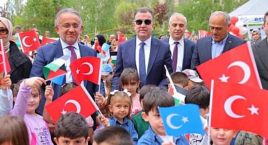 4- 6 yaş Kur'an kursu öğrencilerinden yılsonu programı