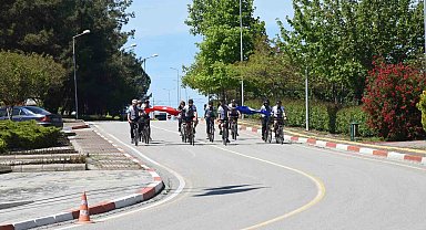 450 km pedal çevirerek Samsun'da ulaştılar