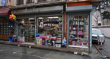 65 yıldır süpermarketlere karşı mahalle bakkalı