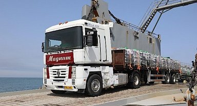 ABD tarafından Gazze Şeridi açıklarına kurulan iskeleye ilk yardımlar ulaştı
