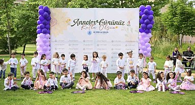 AÇEM'li miniklerden Anneler Günü sürprizi