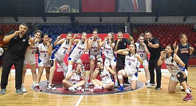 Adana Büyükşehir Belediyesi U16 Kız Basketbol Takımı Türkiye Şampiyonu oldu