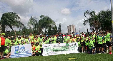 Adana'da bisiklet tutkunları 'Sağlığın keyfini bisikletle sürelim' sloganıyla pedalları çevirdi