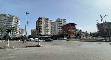 Adana'da esnaf 'ölüm' kavşağına çözüm istiyor