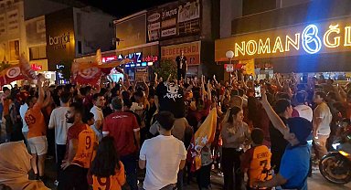 Adana'da şampiyonluk kutlamalarında arbede