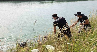 Adana'da serinlemek için sulama kanalına giren genç kayboldu