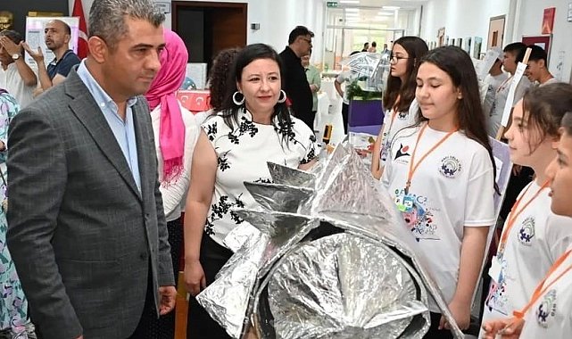 Adnan Menderes Ortaokulu öğrencileri hünerlerini sergiledi