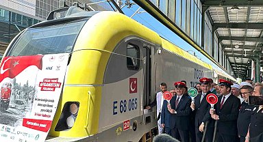 Afganistan'a yardım malzemesi taşıyacak 'İyilik Treni'nin 20'incisi Ankara'dan hareket etti