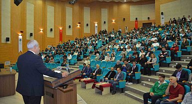 Ahi Evran Tıp Öğrenci Sempozyumu'nda hekimlik konuşuldu