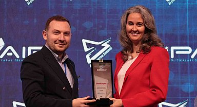 AI Tomorrow Summit 2024'te 'E-Yemek' ödülünün sahibi Yemeksepeti oldu