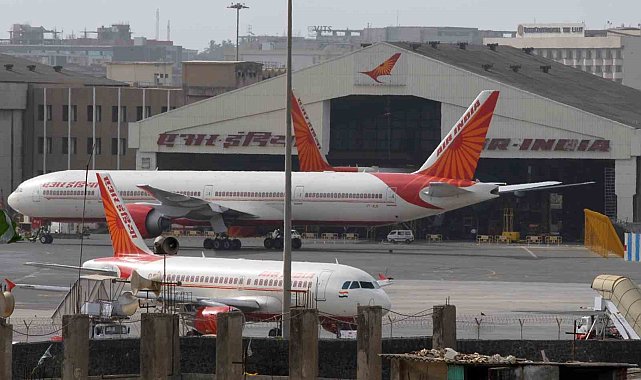 Air India Express, 100'den fazla kabin memurunun hastalık izni alması nedeniyle 90'dan fazla uçuşu iptal etti