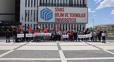 Akademisyenler ve öğrenciler birlikte İsrail'i protesto etti