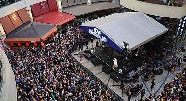 Akasya'nın 10'uncu yıl konserleri sona erdi