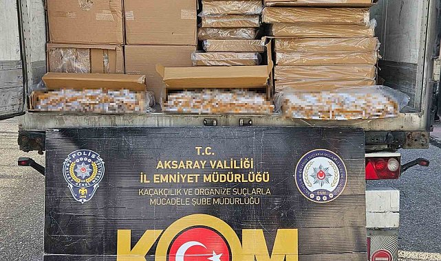Aksaray'da tırın dorsesinde 800 bin adet dolu makaron ele geçirildi