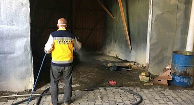 Akyazı'da sinek ve larva mücadelesi sürüyor
