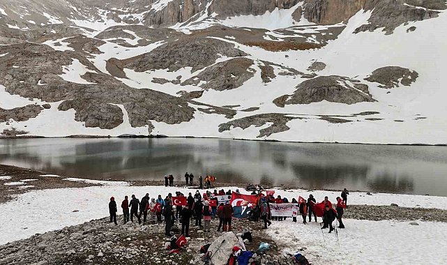 Aladağlar'da 'Türkiye'nin Gücü Gençliği' tırmanışı