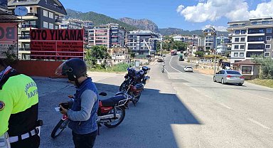 Alanya'da 5 motosiklet trafikten men edildi