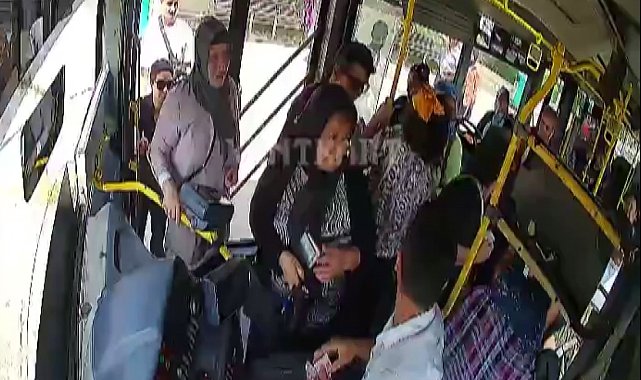 Alanya'da halk otobüsü şoförü ile yolcu arasındaki 'ücret' tartışması kamerada