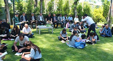 Alaşehir'de kitap okuma etkinliği düzenlendi