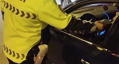 Alkollü sürücü hem ehliyetinden oldu hem de para cezasına çarptırıldı