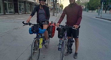 Alman çift bisikletle Meke Gölü'ne ulaştı