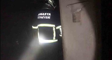 Amasya'da köyde yanan ev alevlere teslim oldu