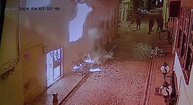 Amasya'da yanan asırlık konaktaki patlama anı kamerada: 1 kişi hayatını kaybetti