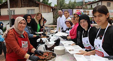 Amasya'nın coğrafi işaretli yemeklerini köy okulunda öğrencilerle buluşturdular