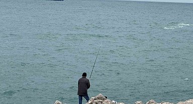 Amatör balıkçılar olta ile balık keyfi yaşadı