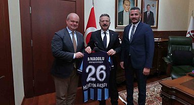 Anadolu Üniversitesi Spor Kulübü'nden Vali Aksoy'a ziyaret