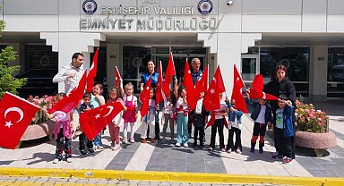 Anaokulu öğrencileri İl Emniyet Müdürlüğü'nü ziyaret etti