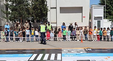 Anaokulu öğrencilerinden İl Jandarma Komutanlığı'na ziyaret