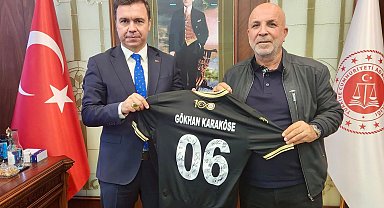 Ankara Cumhuriyet Başsavcısı Karaköse'ye Alanyaspor forması
