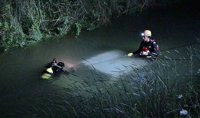 Antalya'da otomobil köprüden dereye uçtu: 1'i çocuk 2 kişi kayıp