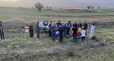 Antalya'da otomobil takla attı: 2 ölü, 3 yaralı