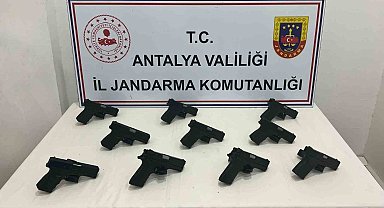 Antalya'ya il dışından ruhsatsız tabanca sokan 1 kişi tutuklandı