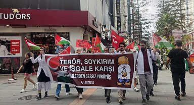 Antalyalı hekimlerden Filistin için 'Sessiz Yürüyüş'