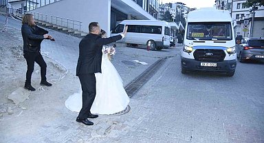 Artvin'de gelin ve damat düğünlerine dolmuşla gitti
